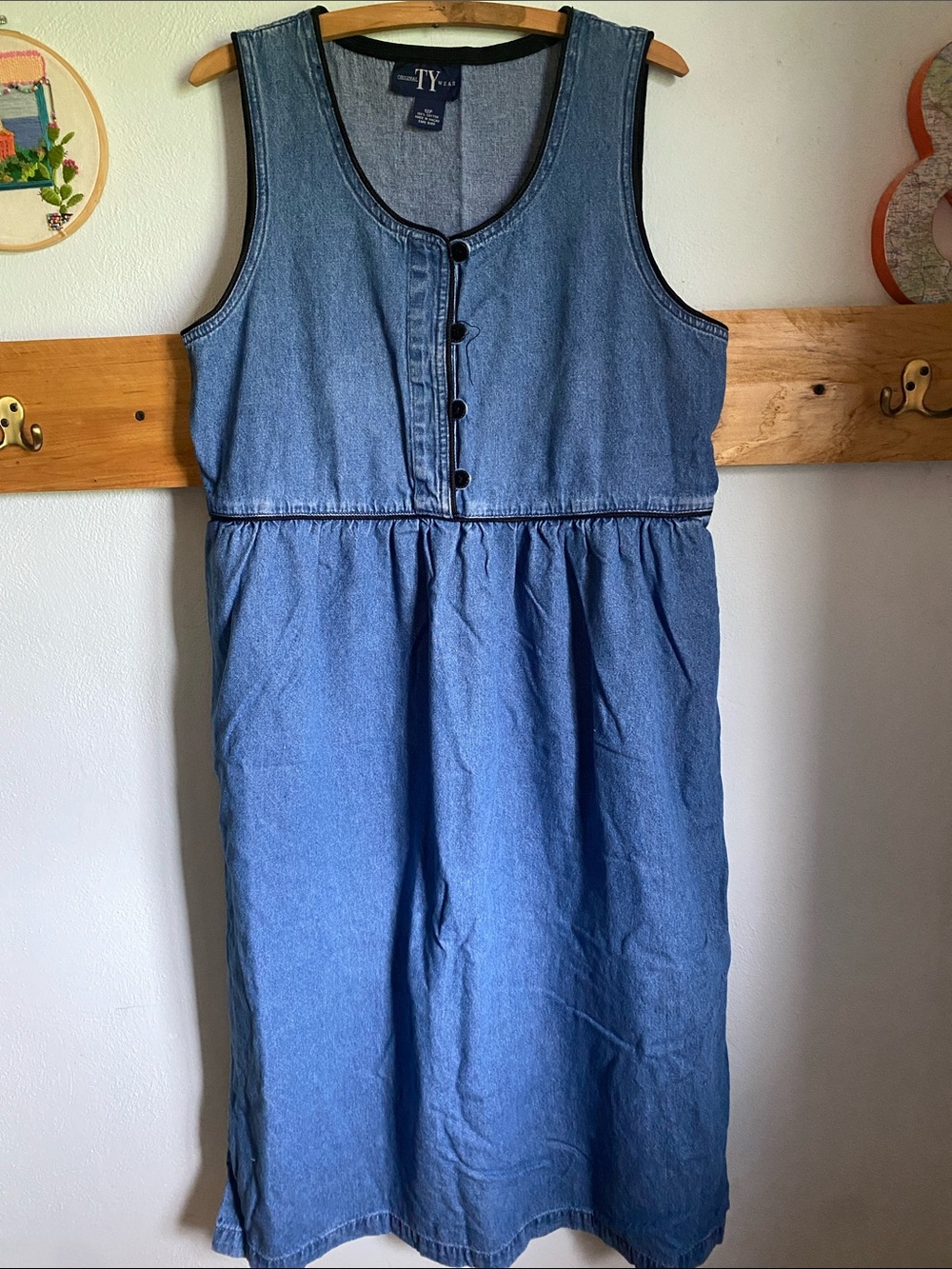 Vintage TY Sleeveless Denim Dress with Button Front and side seam Pockets
12
